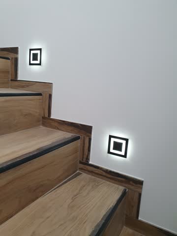 Schody, płytki, detale